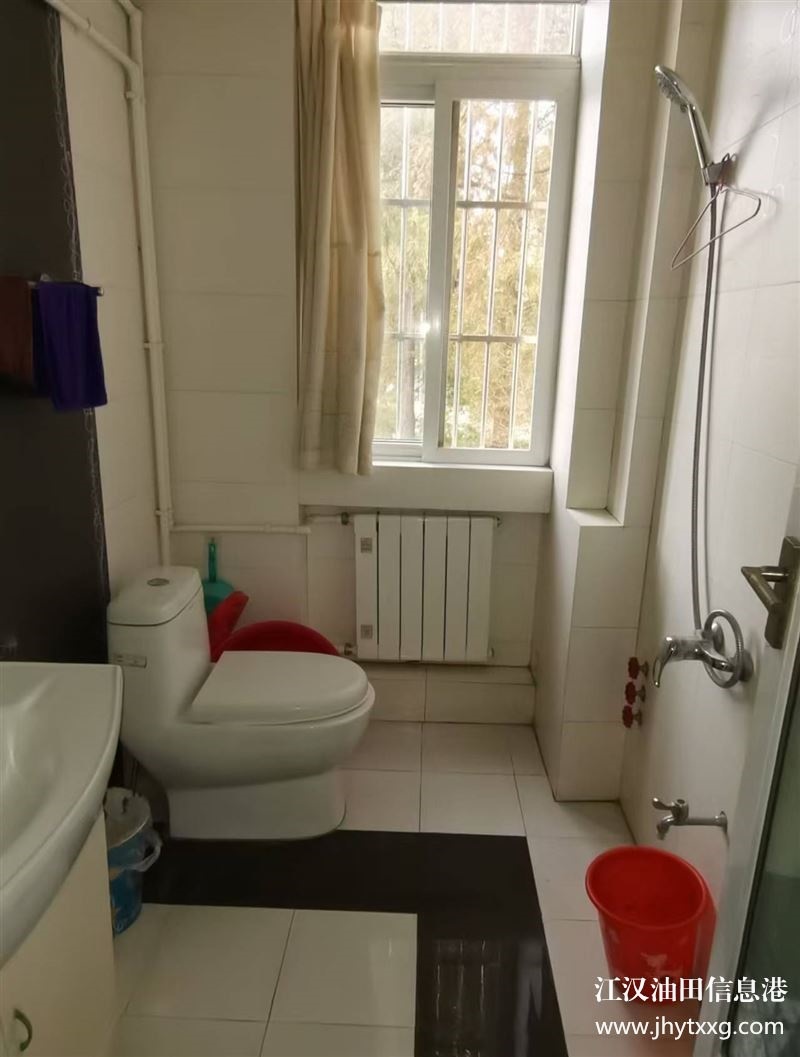 出租電訊小區(qū)65平二樓拎包入住