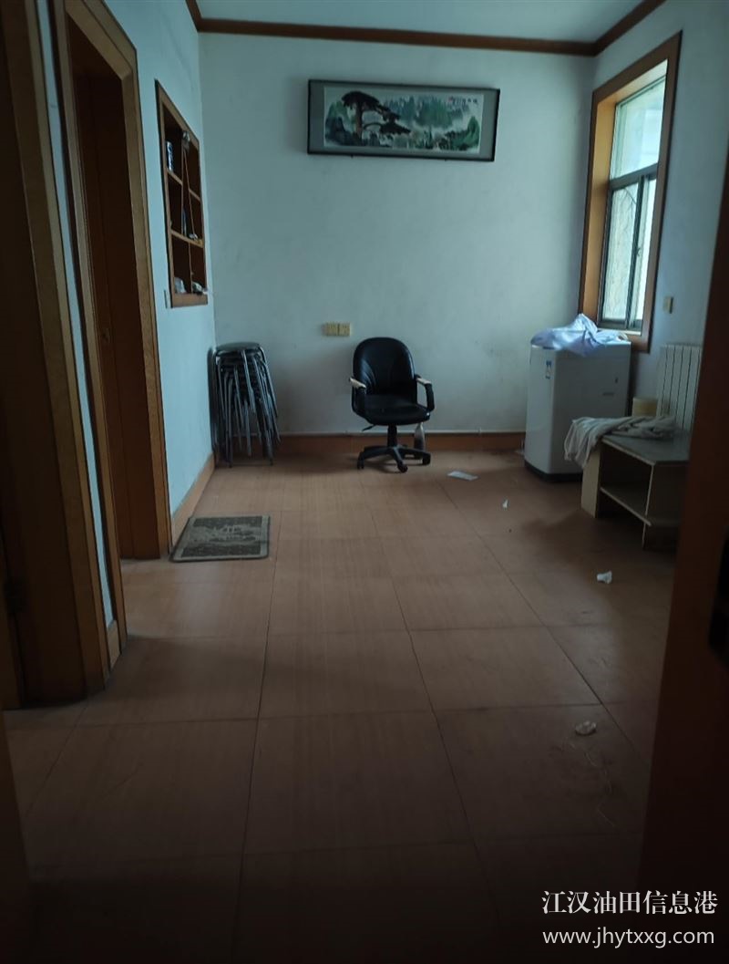 出售五七鉆前小區(qū)4樓面積60平